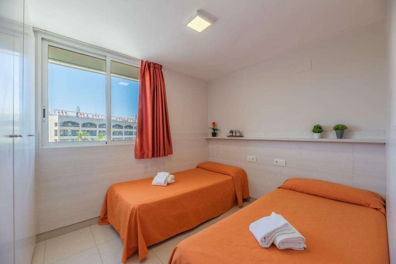 Rentalmar Navarra Family Suites Salou Extérieur photo